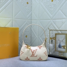 Louis Vuitton Hobo Bags